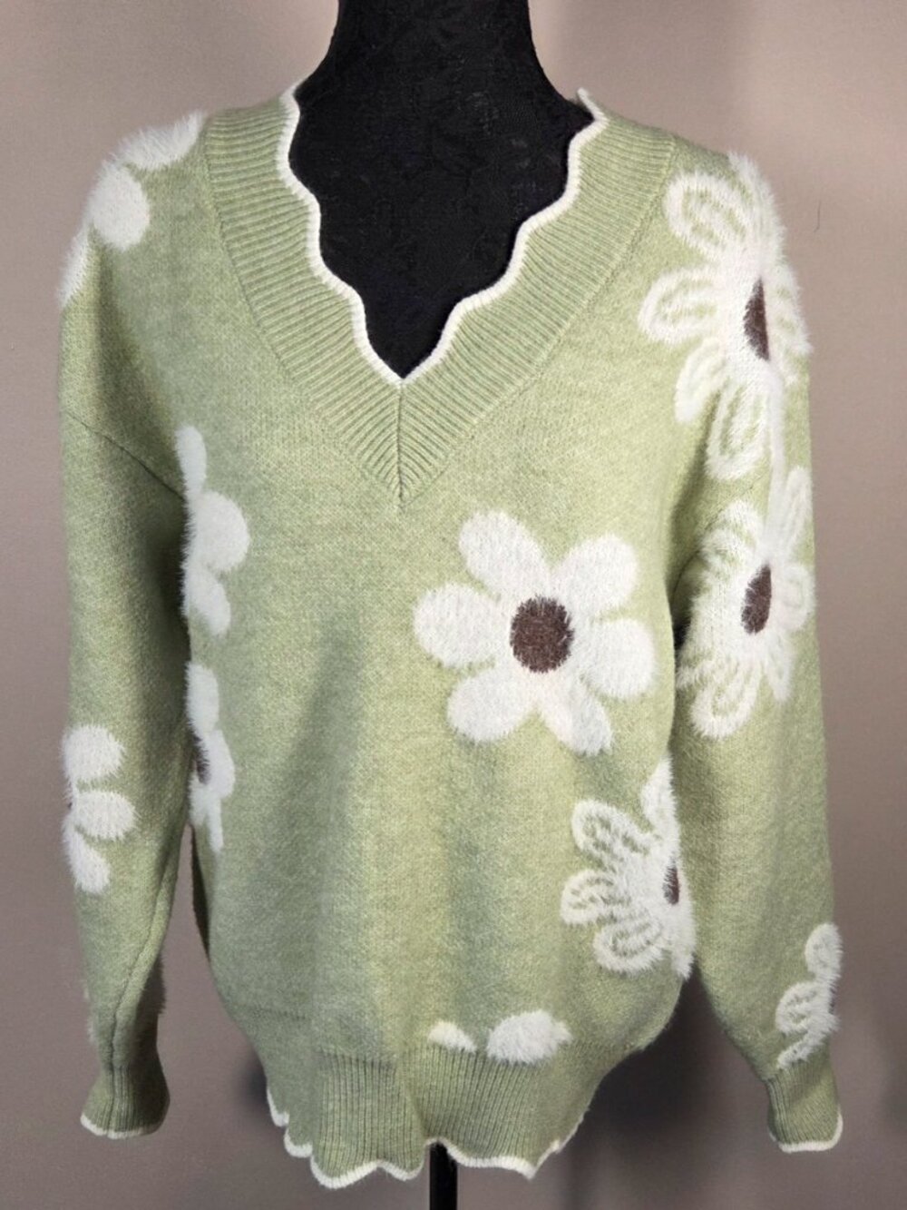Sage Green Floral Fuzzy Knit Sweater – White Daisy Print Size M